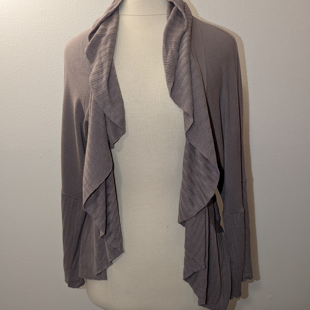 Willi Smith Women's Ruffled Cardigan Taupe